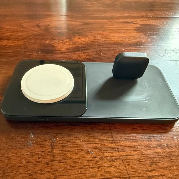 Nomad Base One Max Charging Station for Apple Watch and iPhone - Picture 3 of 8
